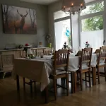 Pensión Zum Goldhahn 3*